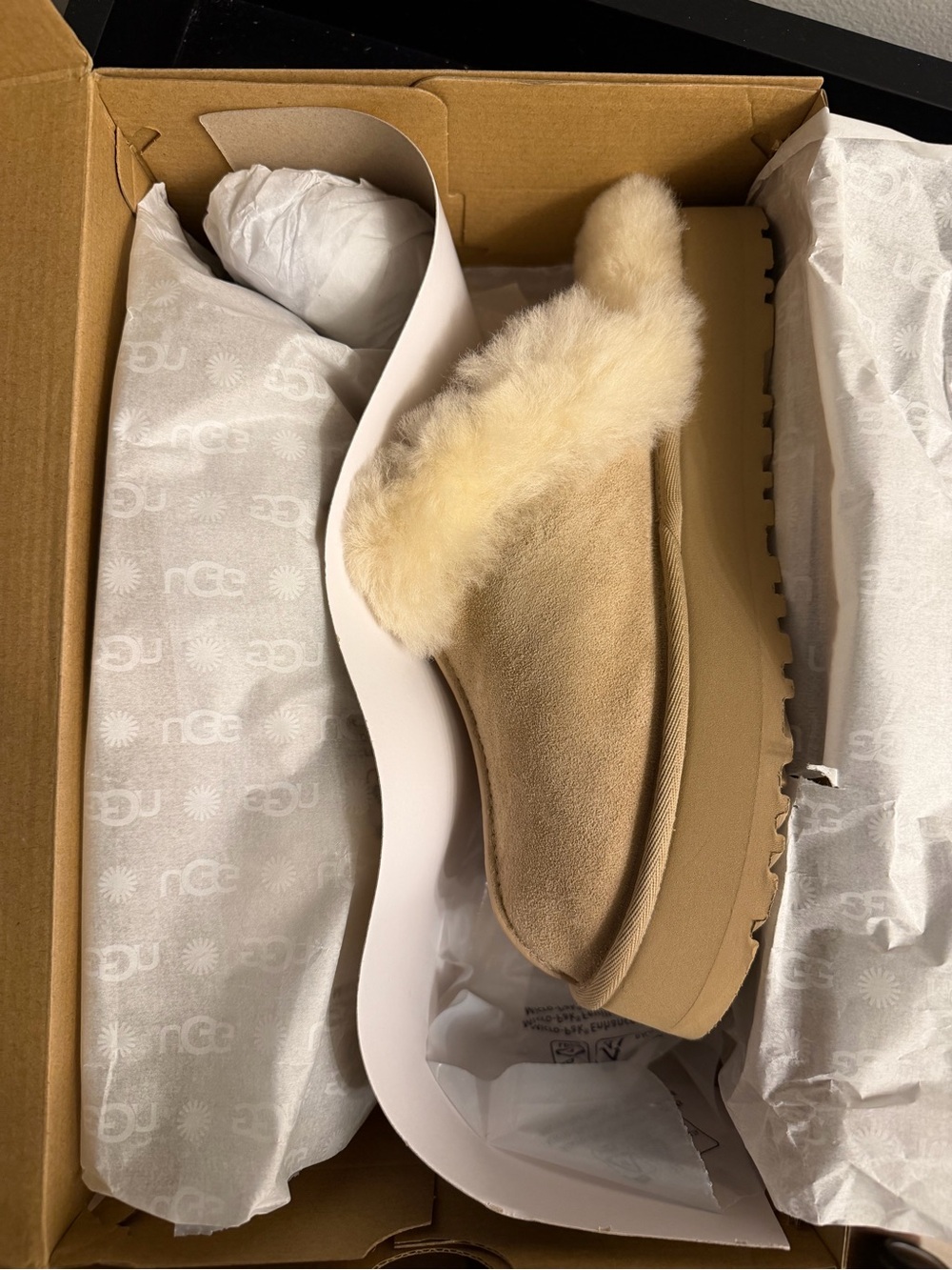 UGG Disquette Platform Slippers - NEW IN BOX - Picture 2 of 7